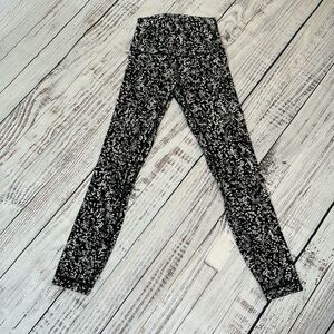 Black & White Full Length Lululemon Leggings - Size 2